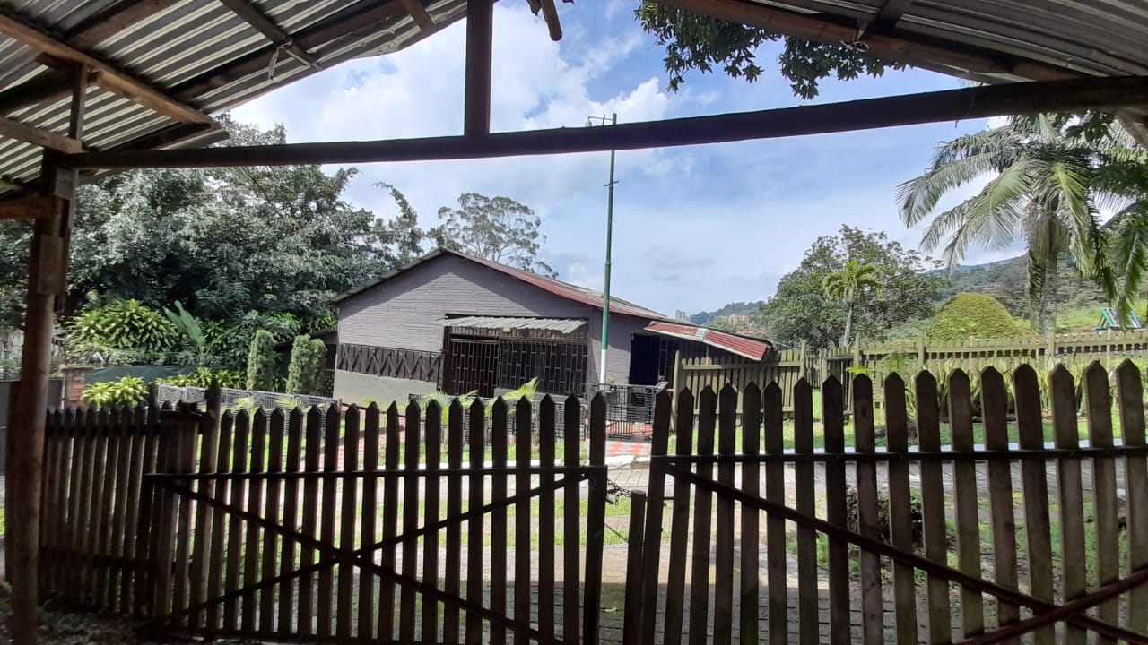 Lote industrial en venta – La Estrella – 6.500 m² con bodega