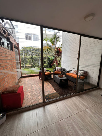 🏡 Casa en Venta en Itagüí, Suramérica, 4 Habitaciones, Urbanización Iguazú,  220 m²🌳