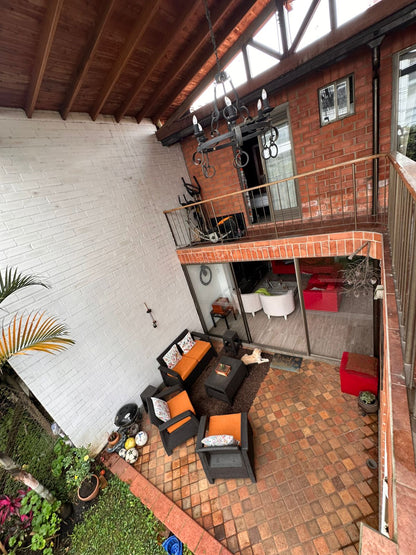 🏡 Casa en Venta en Itagüí, Suramérica, 4 Habitaciones, Urbanización Iguazú,  220 m²🌳