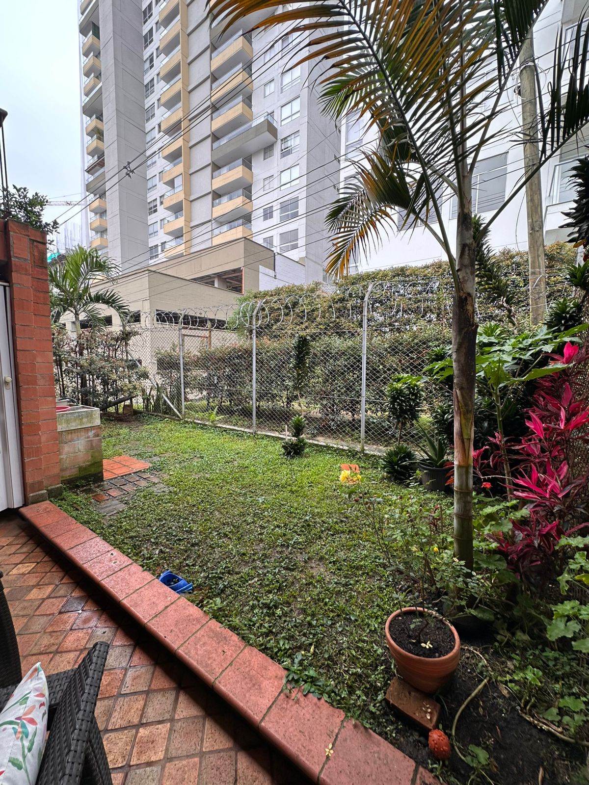 🏡 Casa en Venta en Itagüí, Suramérica, 4 Habitaciones, Urbanización Iguazú,  220 m²🌳