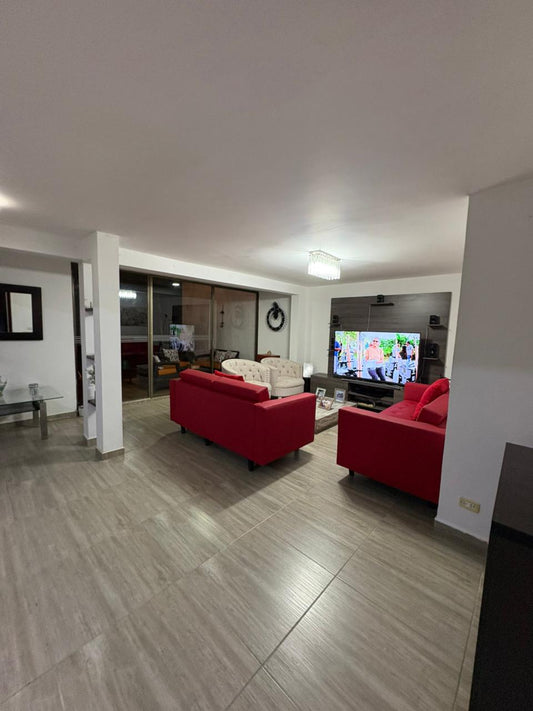 🏡 Casa en Venta en Itagüí, Suramérica, 4 Habitaciones, Urbanización Iguazú,  220 m²🌳