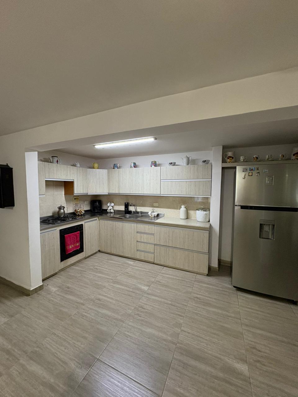 🏡 Casa en Venta en Itagüí, Suramérica, 4 Habitaciones, Urbanización Iguazú,  220 m²🌳