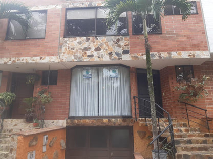 casa en renta- unidad cerrada - La Estrella - 220 m²