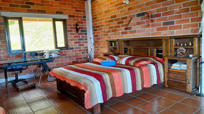 Finca en venta – Morrón, La Estrella – 12.400 m², casa 280 m², pesebreras
