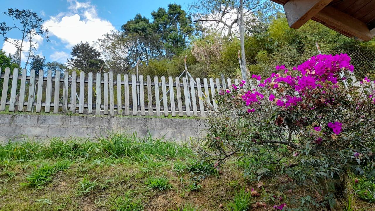 Finca en venta – Morrón, La Estrella – 12.400 m², casa 280 m², pesebreras
