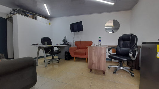 Local en renta – Oficina en La Estrella – 27 m², entrada parqueadero Los Balsos