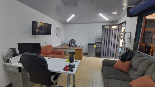 Local en renta – Oficina en La Estrella – 27 m², entrada parqueadero Los Balsos