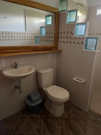 🏨 Oportunidad de Inversión: Casa Hotel en Venta en Tolú con Piscina, a 120 Metros de la Playa 🌊