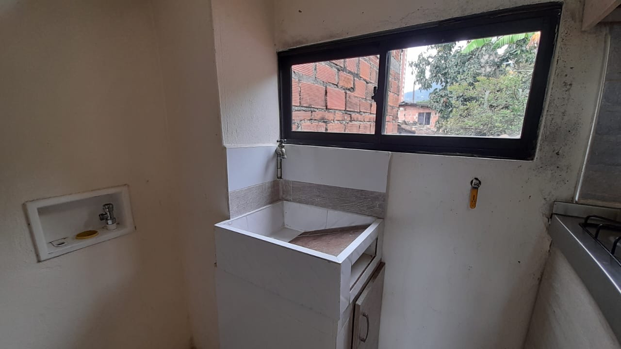 🏠 Apartaestudio en Renta en La Estrella, Barrio La Chinca, Moderno y con Balcón, 35 mts2 🌟