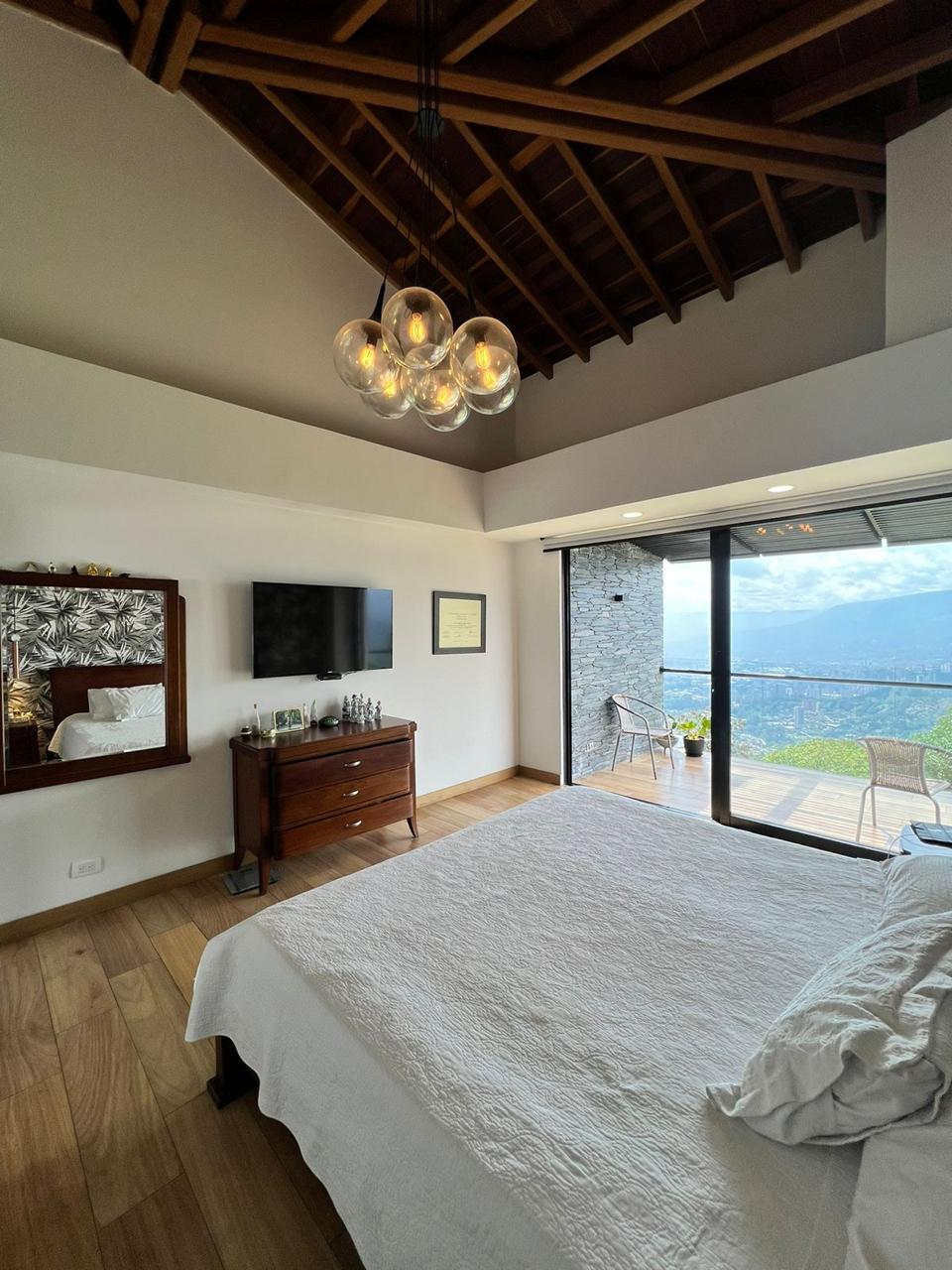 🏡 Espectacular Casa Lote de Lujo en La Estrella con Vistas Panorámicas y Privacidad Absoluta 🌳