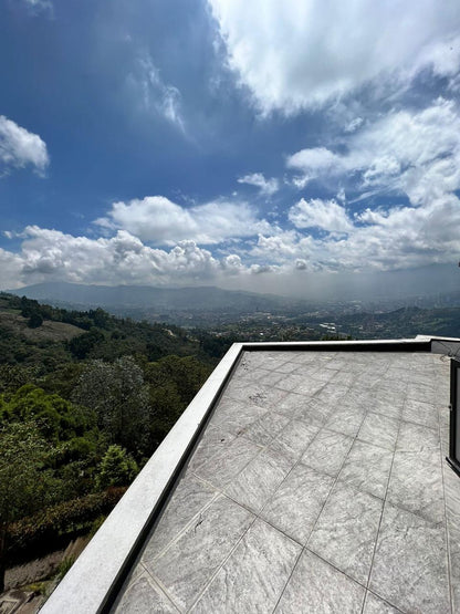 🏡 Espectacular Casa Lote de Lujo en La Estrella con Vistas Panorámicas y Privacidad Absoluta 🌳
