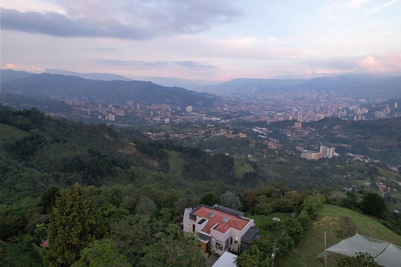 🏡 Espectacular Casa Lote de Lujo en La Estrella con Vistas Panorámicas y Privacidad Absoluta 🌳