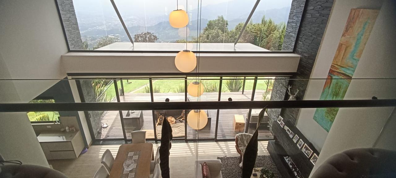 🏡 Espectacular Casa Lote de Lujo en La Estrella con Vistas Panorámicas y Privacidad Absoluta 🌳