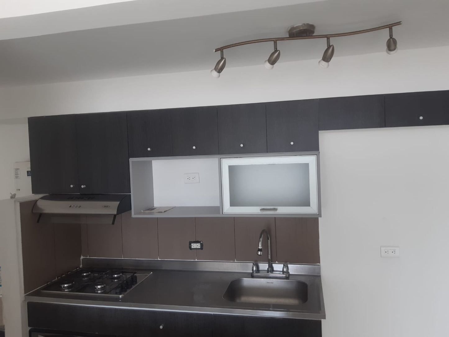 🏠Apartamento en Renta , La Estrella– Amplia, cerca de transporte publico.