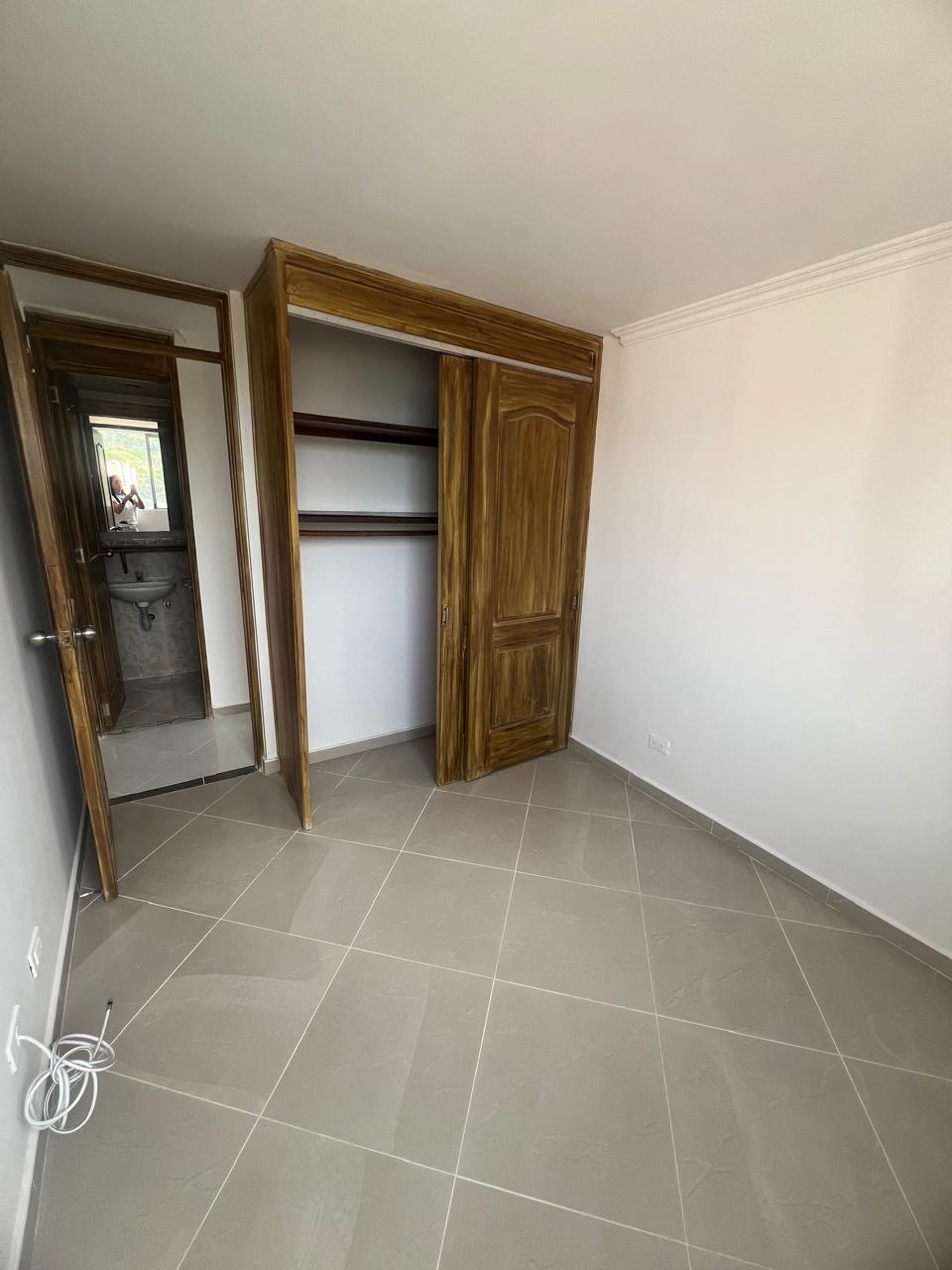 apartamento- nuevo- 3 habitaciones- muy comodo.